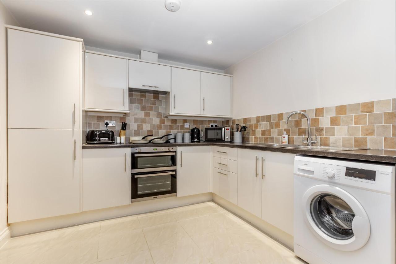 Host & Stay - Hillbrook House Apartment غْريت مالفيرن المظهر الخارجي الصورة